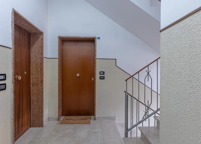 Apartamento Guesthost - Il Castello Dazzling Ferrara