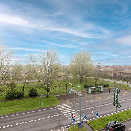 Apartment Guesthost - Il Castello Dazzling Ferrara