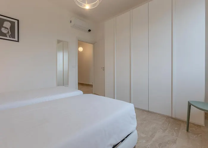 Guesthost - Il Castello Dazzling * Ferrara